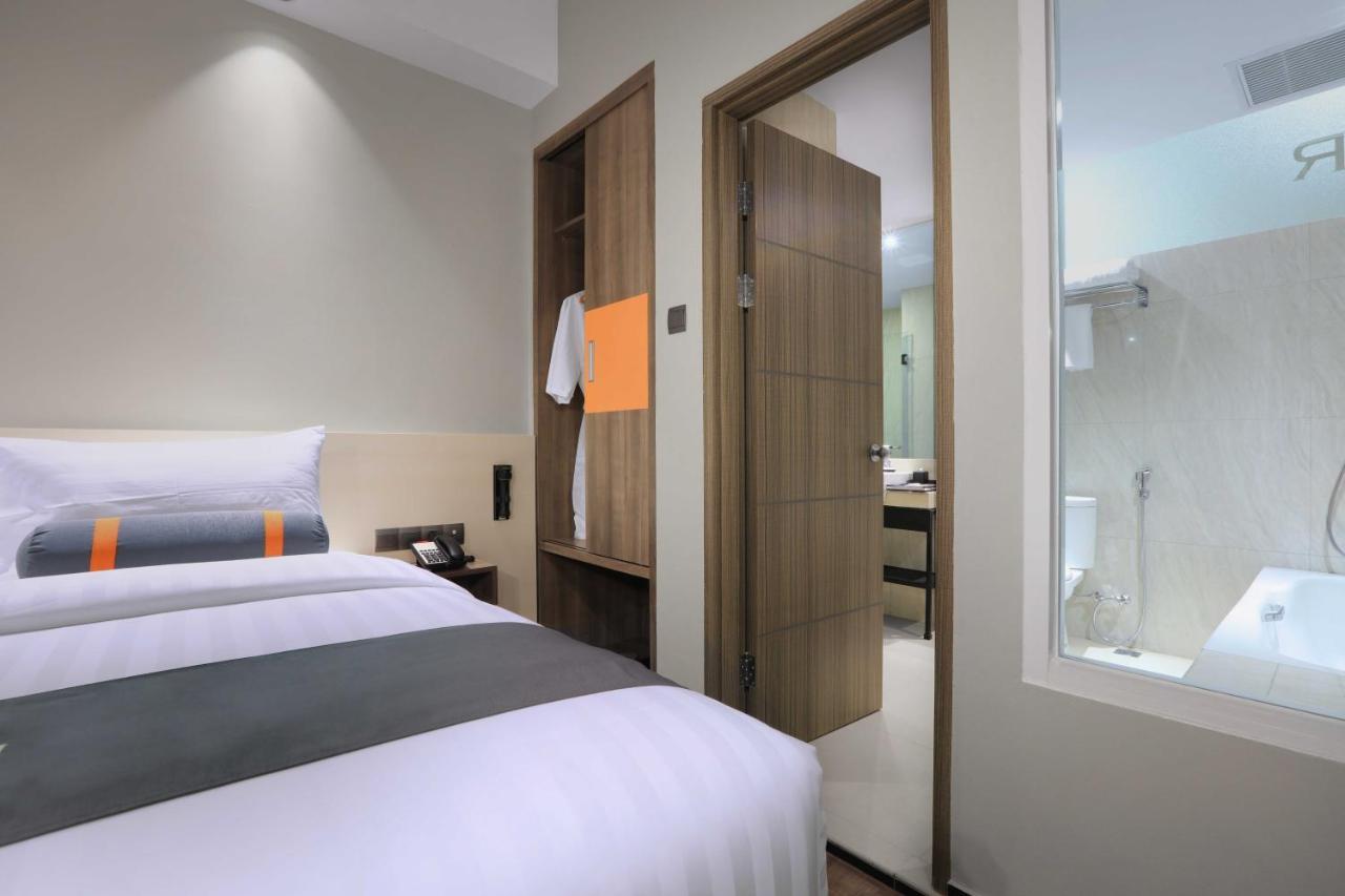 Hotel Harper Wahid Hasyim Medan By Aston Extérieur photo